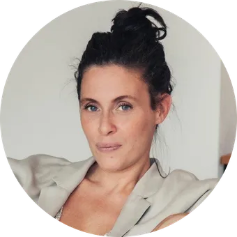 Dr. Miriam Stark - Autorin von Natural Flow und Begründerin des zyklusorientierten Lebens